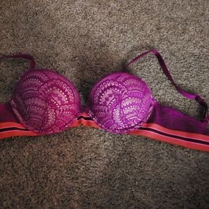 Victoria's Secret Very Sexy bra. 32c